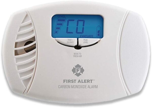 First Alert CO615 Dual-Power Plug-In Carbon Monoxide Detector with Battery Backup and Digital Display, White - Image 2