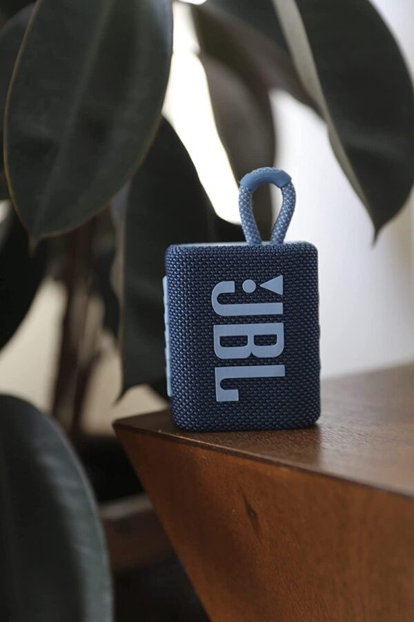 JBL Go 3 - Portable Bluetooth Speaker, Built-in Battery, Waterproof and Dustproof Feature JBLGO3BLUAM, Bonus Keychain LED Included - Blue - Image 8